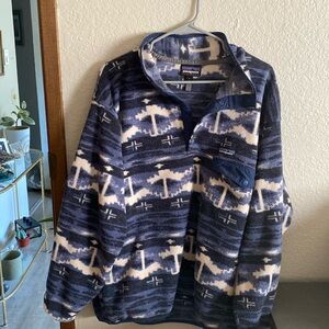 Patagonia blue patterned synchilla pullover